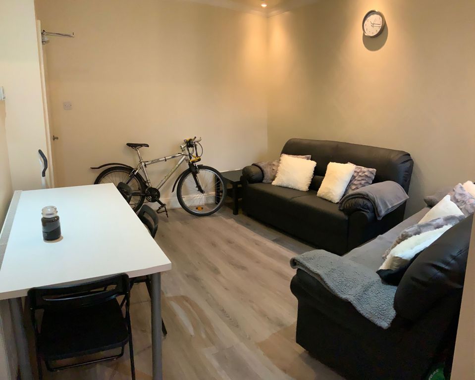 Property photo 2 of 8