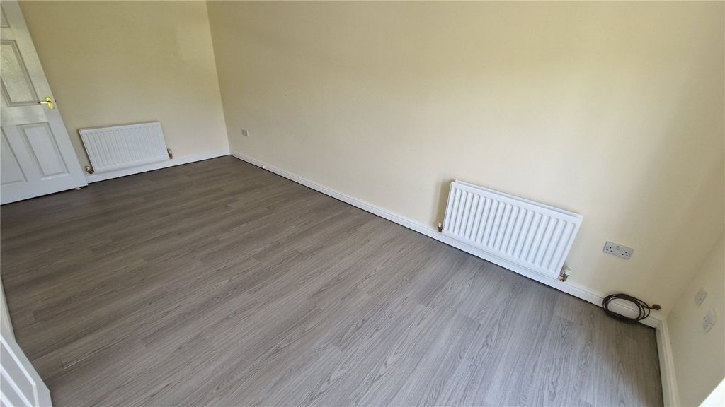 Property photo 3 of 8 Picture No. 02