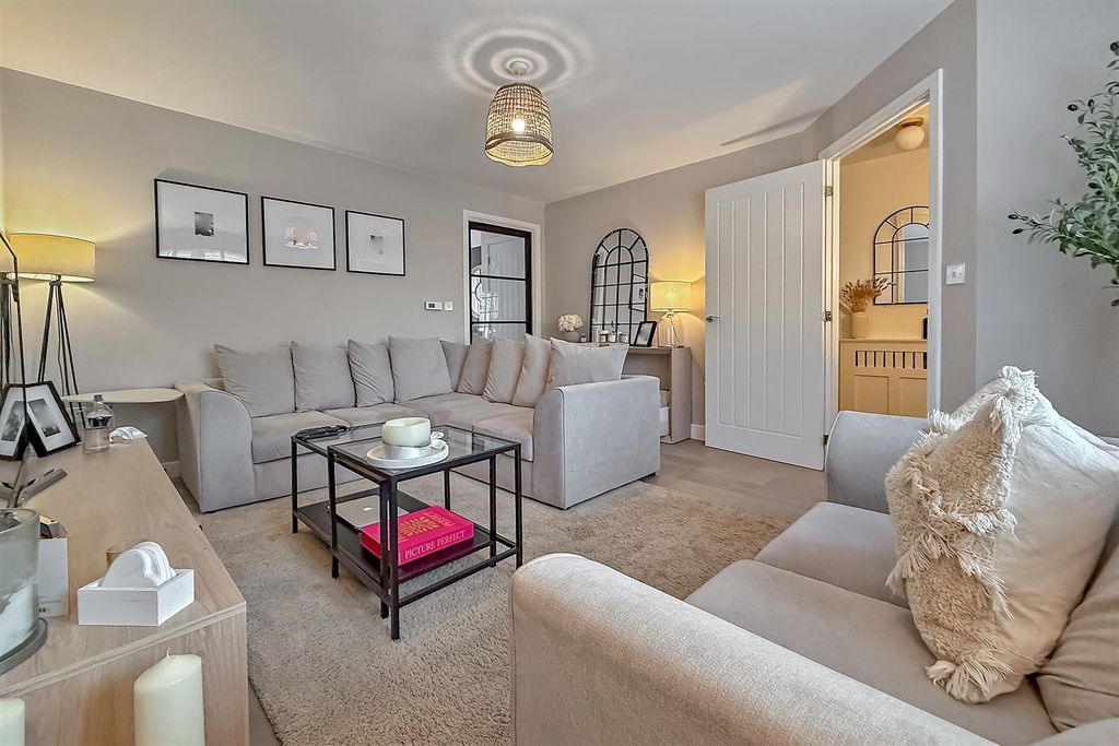 Property photo 3 of 20 15Eagleway-20.Jpg