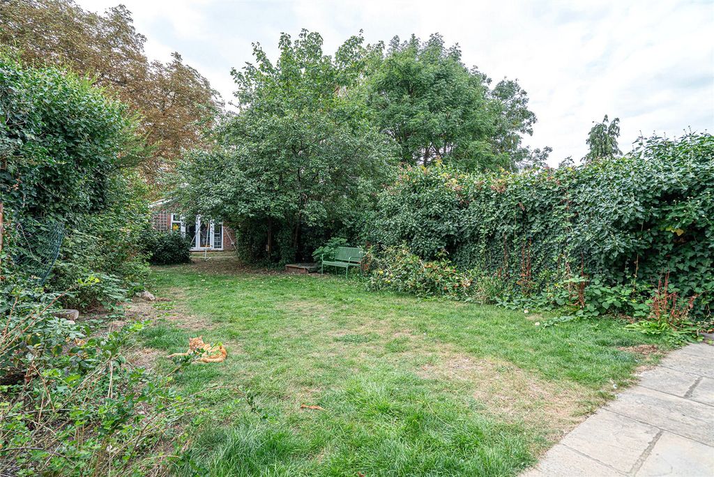Property photo 2 of 16 Garden A