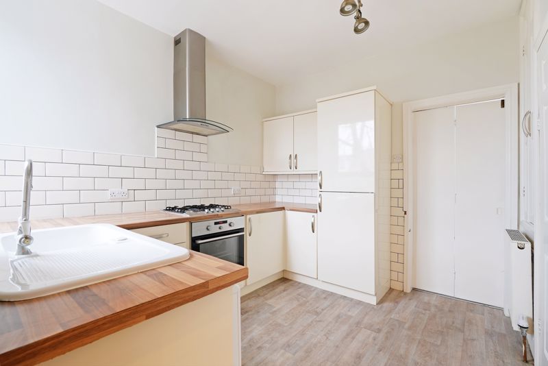 Property photo 3 of 19 Kitchen