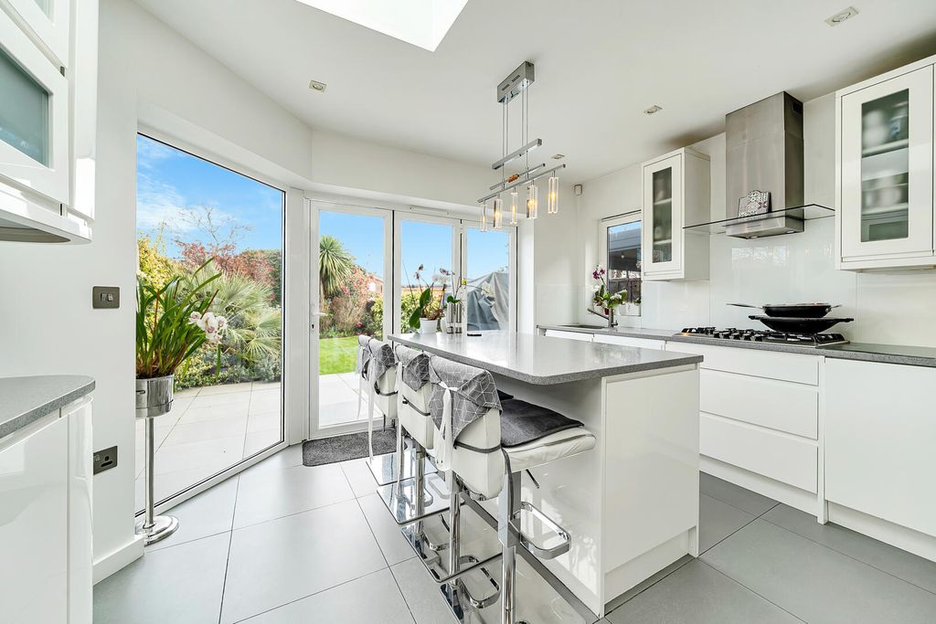 Property photo 2 of 17 Kitchen
