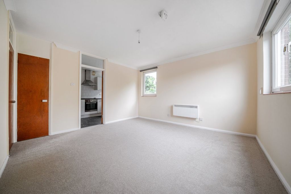 Property photo 1 of 11 Picture No. 15