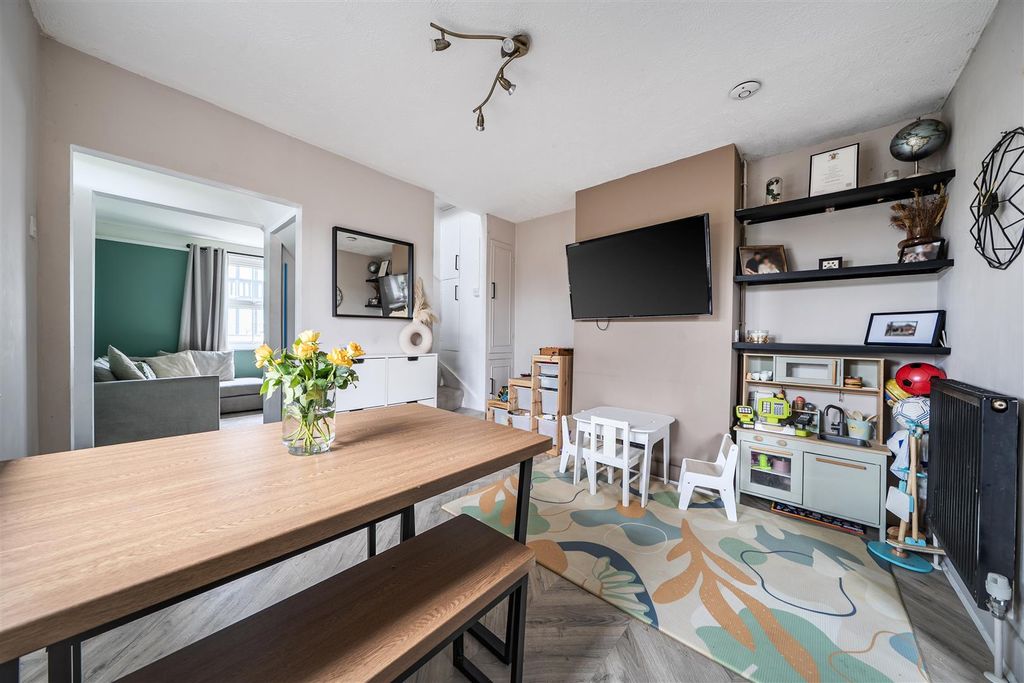 Property photo 3 of 16 Dining Room