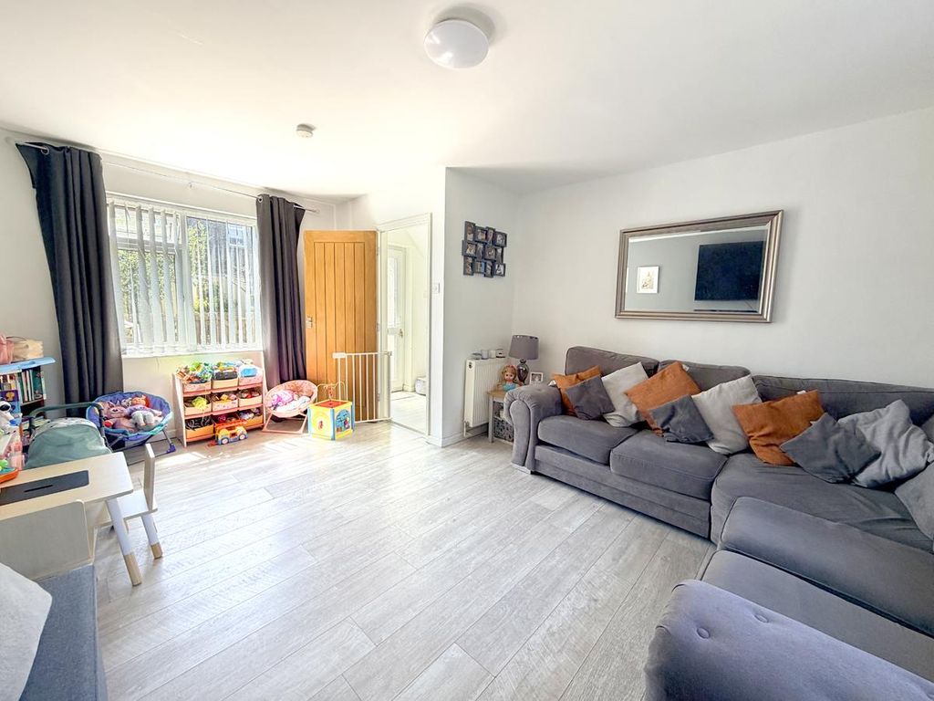 Property photo 3 of 18 Image00012.Jpg