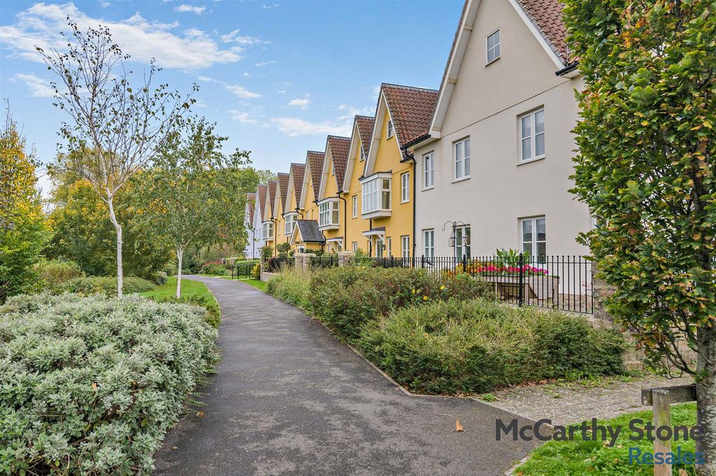 Property photo 1 of 26 Barnhill Court