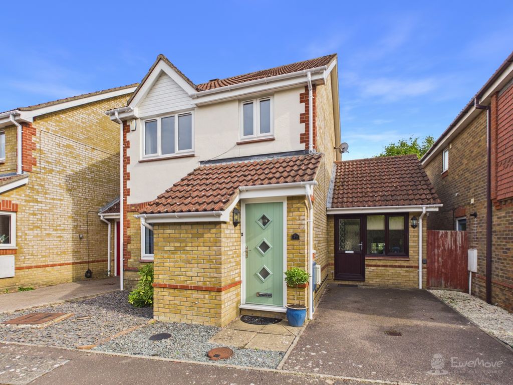 Property photo 1 of 24 Front Of House- Mark Stephens Ewemove Newmarket An