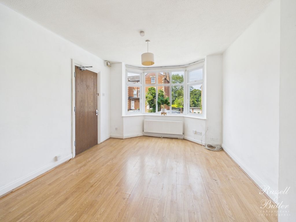 Property photo 3 of 7 Cam02127G0-Pr0444-Still003