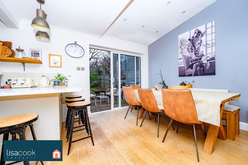 Property photo 2 of 22 Dining Area