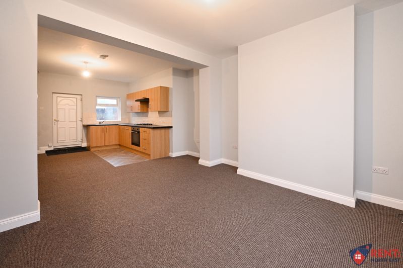 Property photo 3 of 8 Photo 8