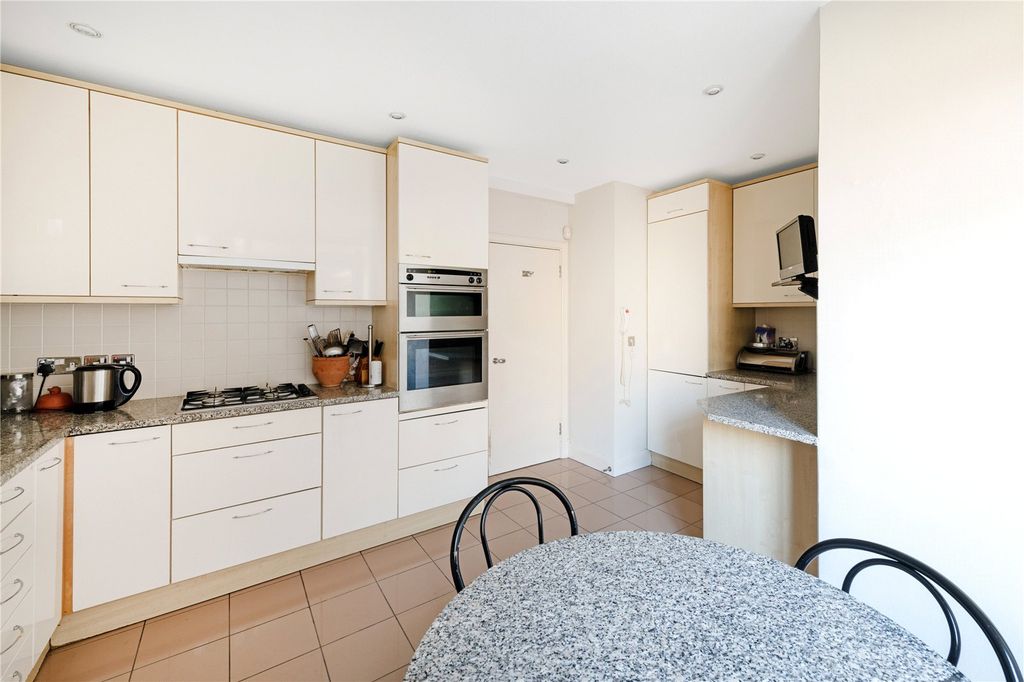 Property photo 3 of 20 Picture No. 24