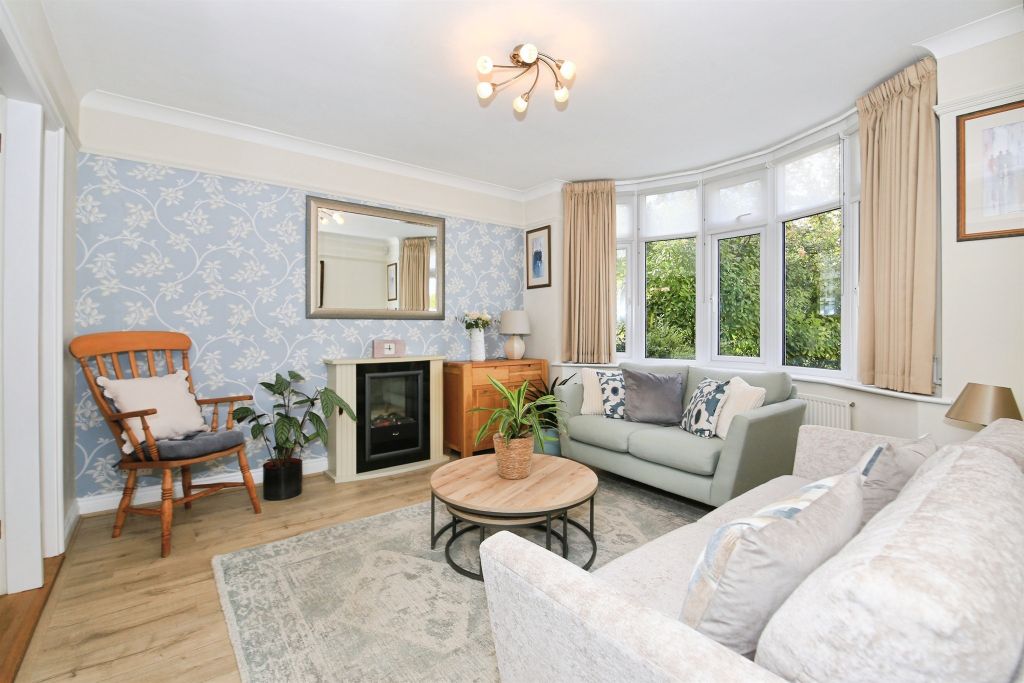 Property photo 3 of 27