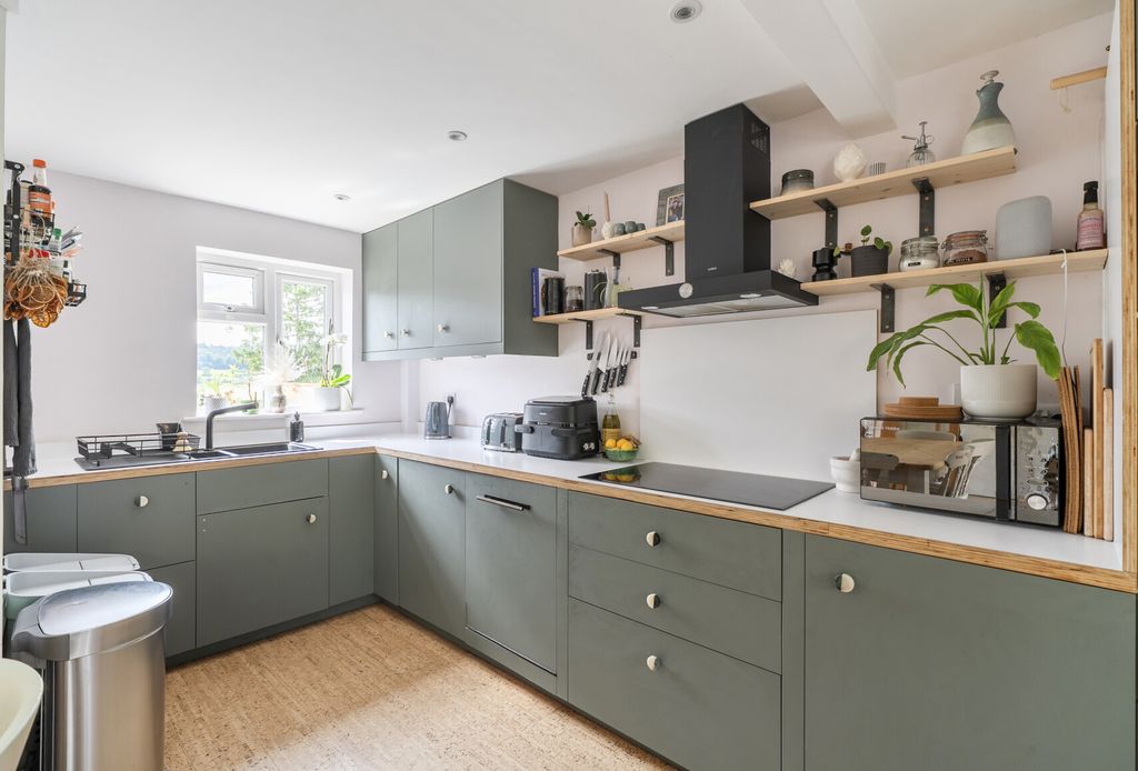 Property photo 2 of 20 1472314-7-6A2962B...