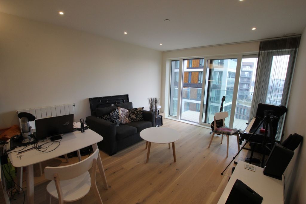 Property photo 2 of 9 Photo 3