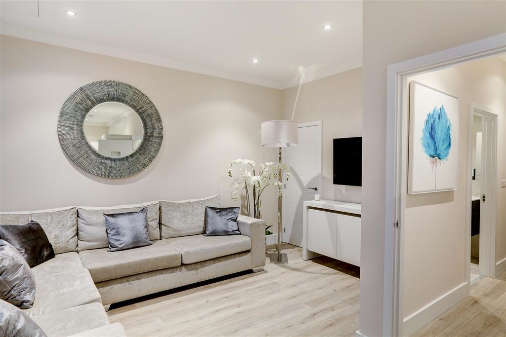 Property photo 3 of 7 1.Jpg