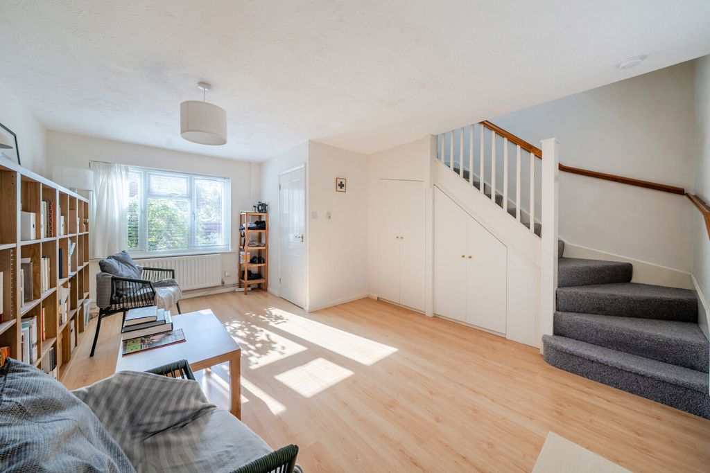 Property photo 2 of 18 1528284-14-6Abe30...