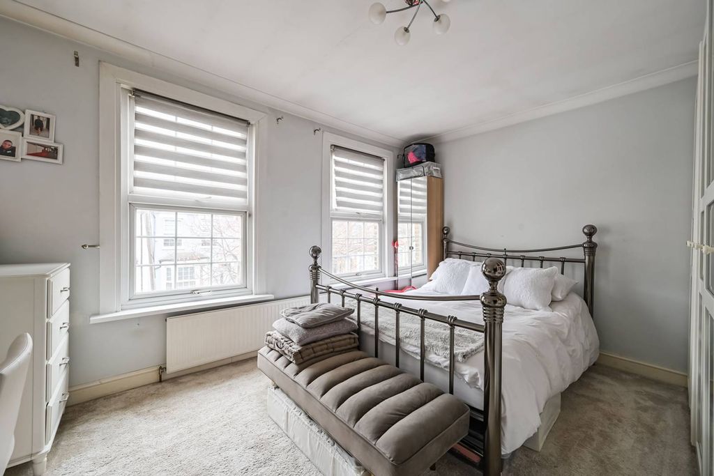 Property photo 3 of 17