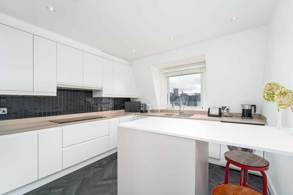 Property photo 3 of 12 Mba00442-Edit