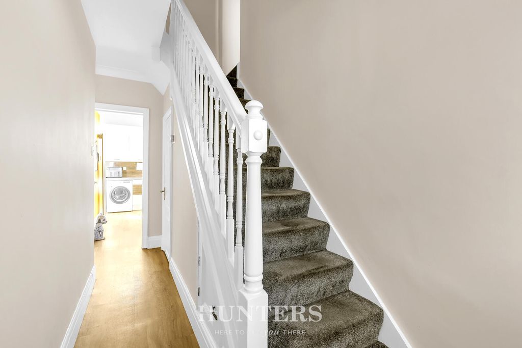 Property photo 2 of 20 Hallway