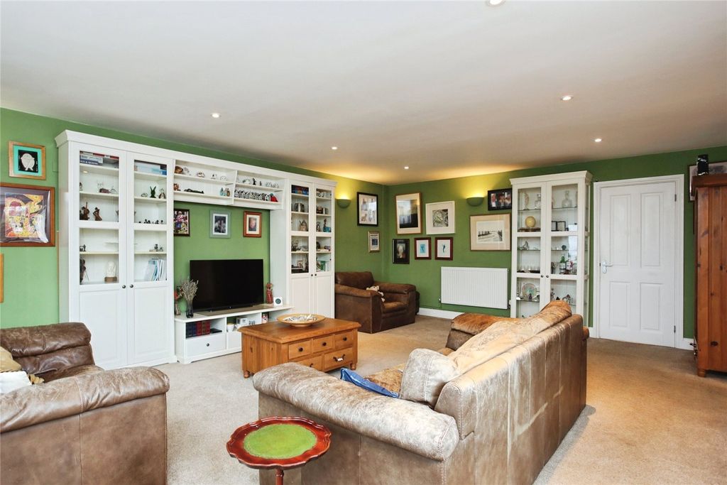 Property photo 3 of 16 Picture No. 01