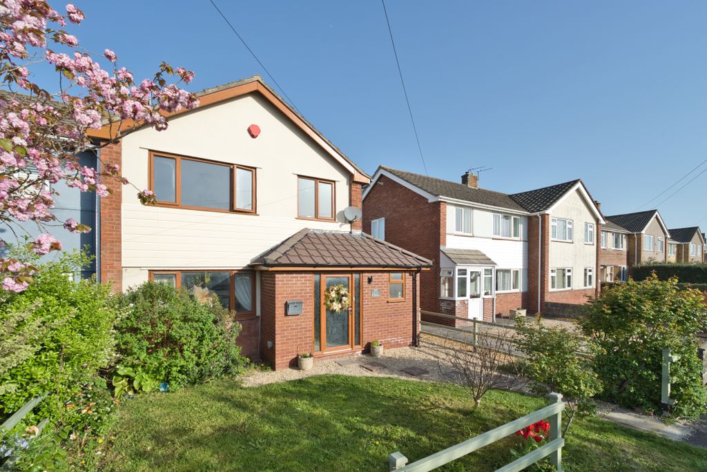 Property photo 1 of 26 3 Bed Semi-Detached House For Sale