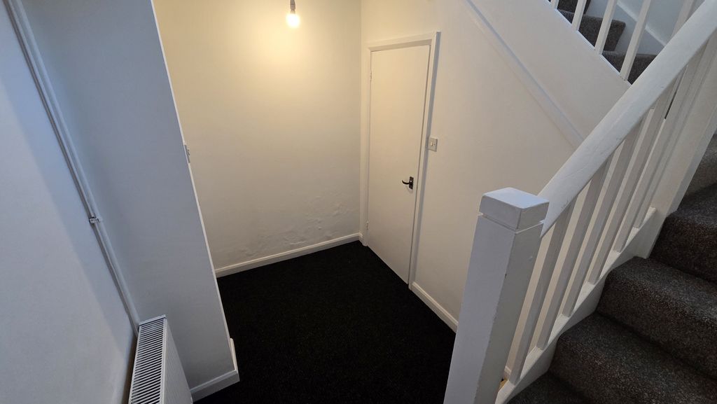 Property photo 2 of 9 Entrance