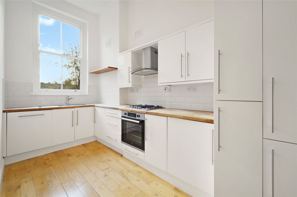 Property photo 3 of 18 Picture No. 23