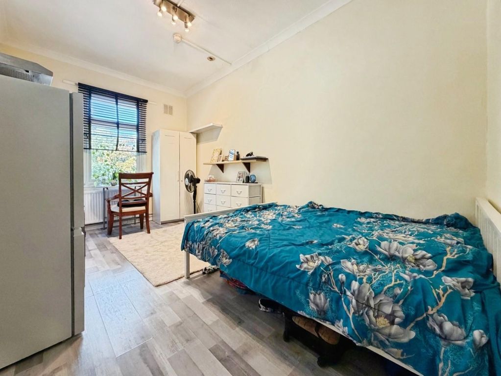 Property photo 3 of 4 Eqbip6Bxskoy9_Gbznooka.Jpg