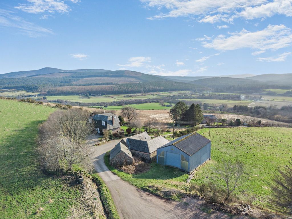 Property photo 3 of 22 Picture No. 20