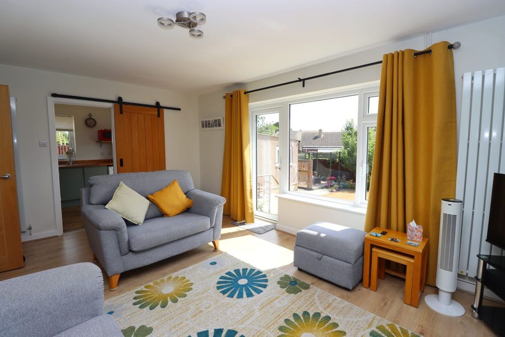 Property photo 2 of 14