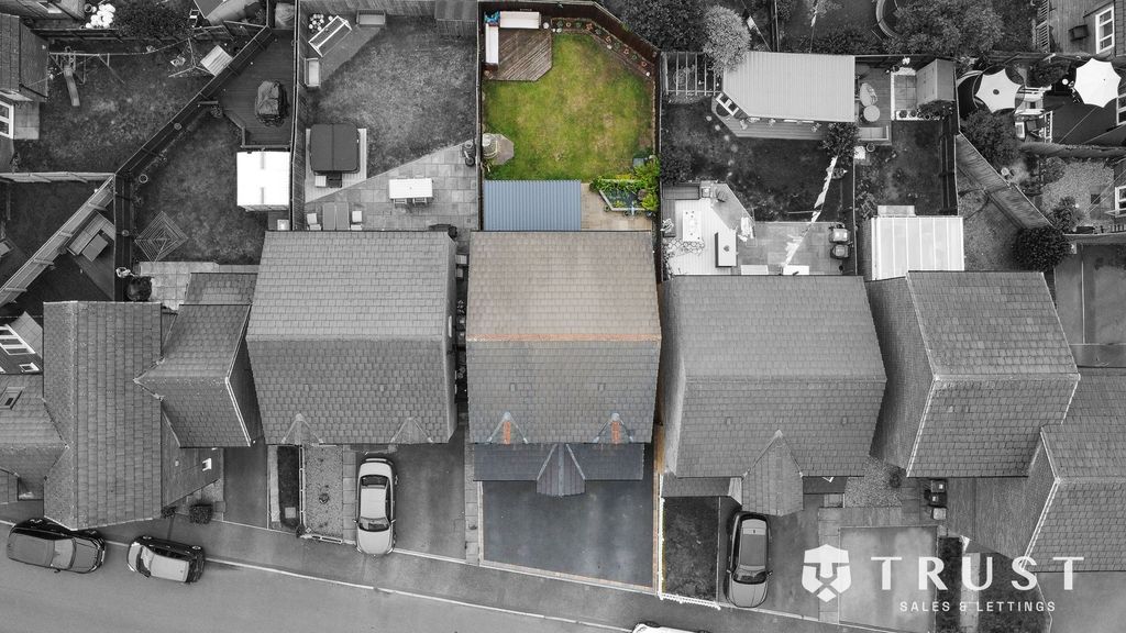 Property photo 2 of 44