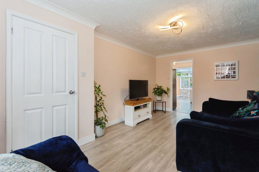 Property photo 3 of 20