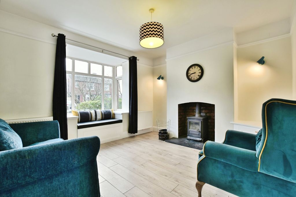 Property photo 2 of 15 Front Reception