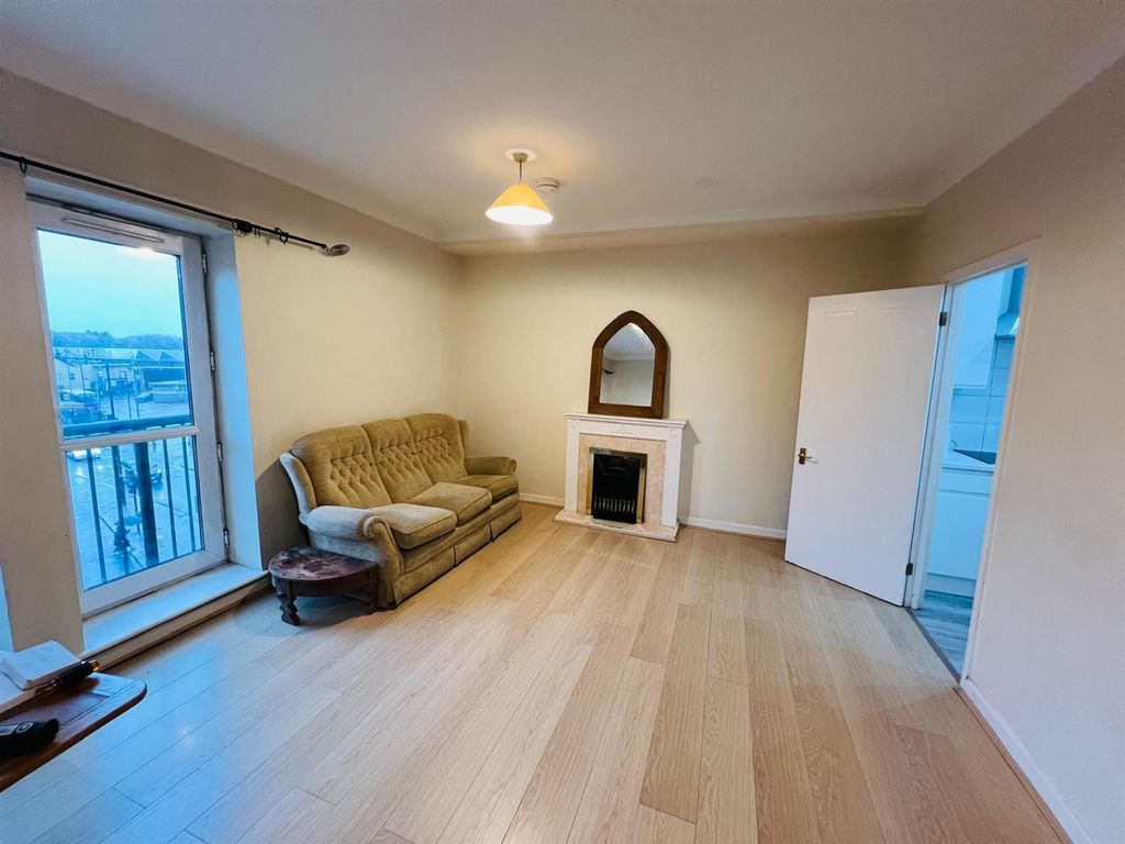 Property photo 1 of 6 Whatsapp Image 2025-11-14 At 14.04.38_F279B040.Jpg