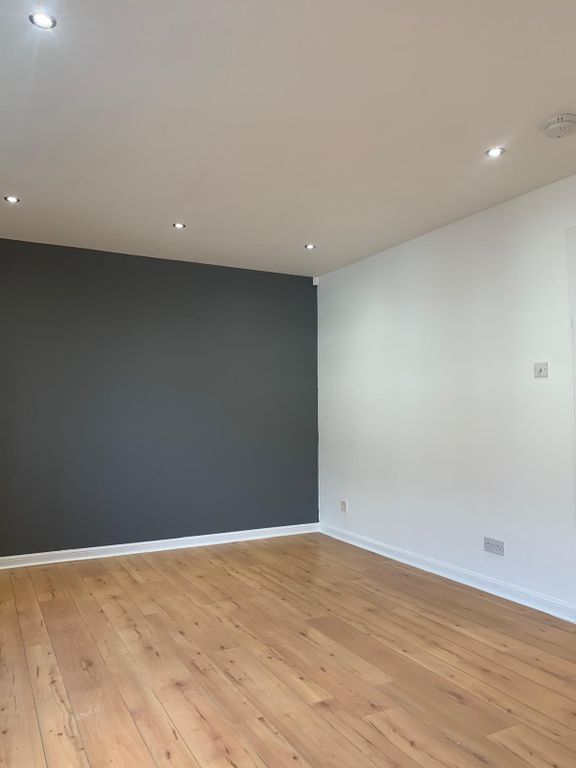 Property photo 2 of 9 2