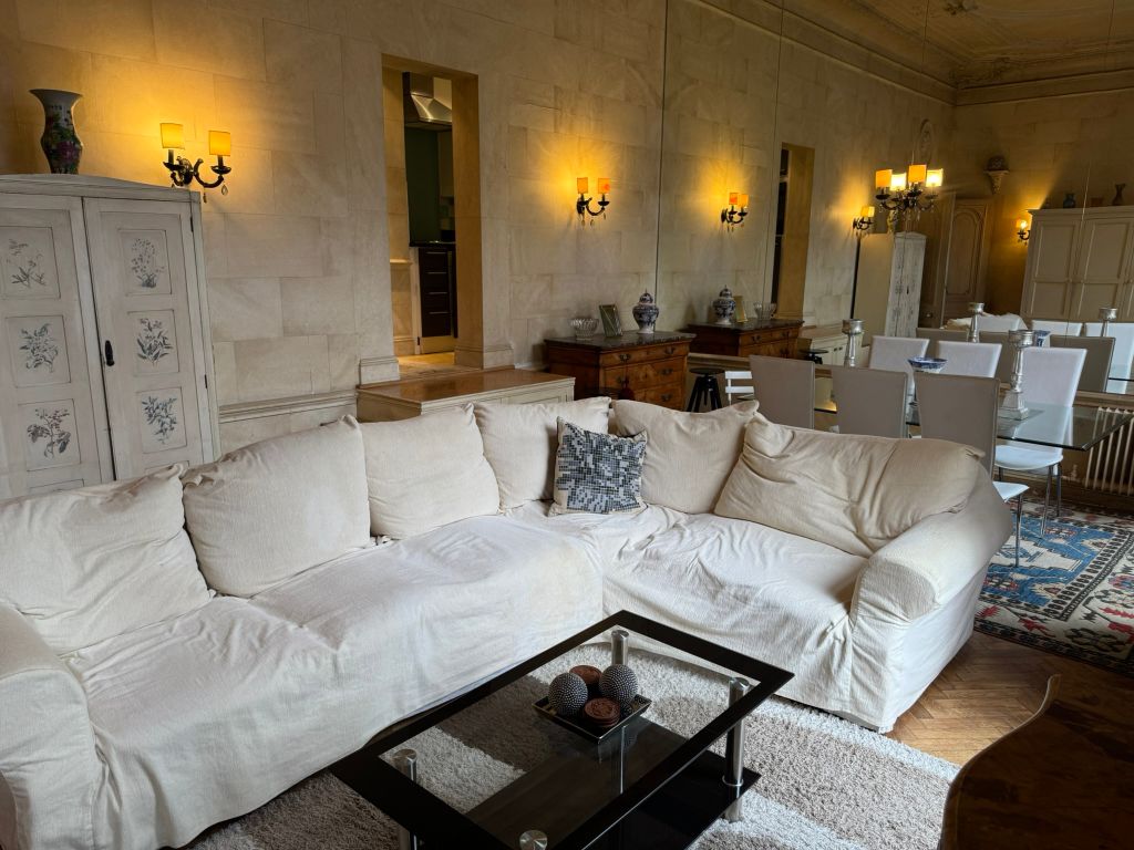 Property photo 2 of 10 Lounge