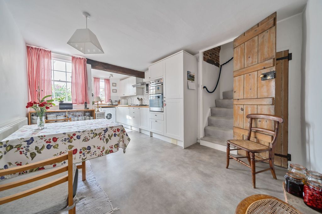 Property photo 2 of 17 Dining Room (2)
