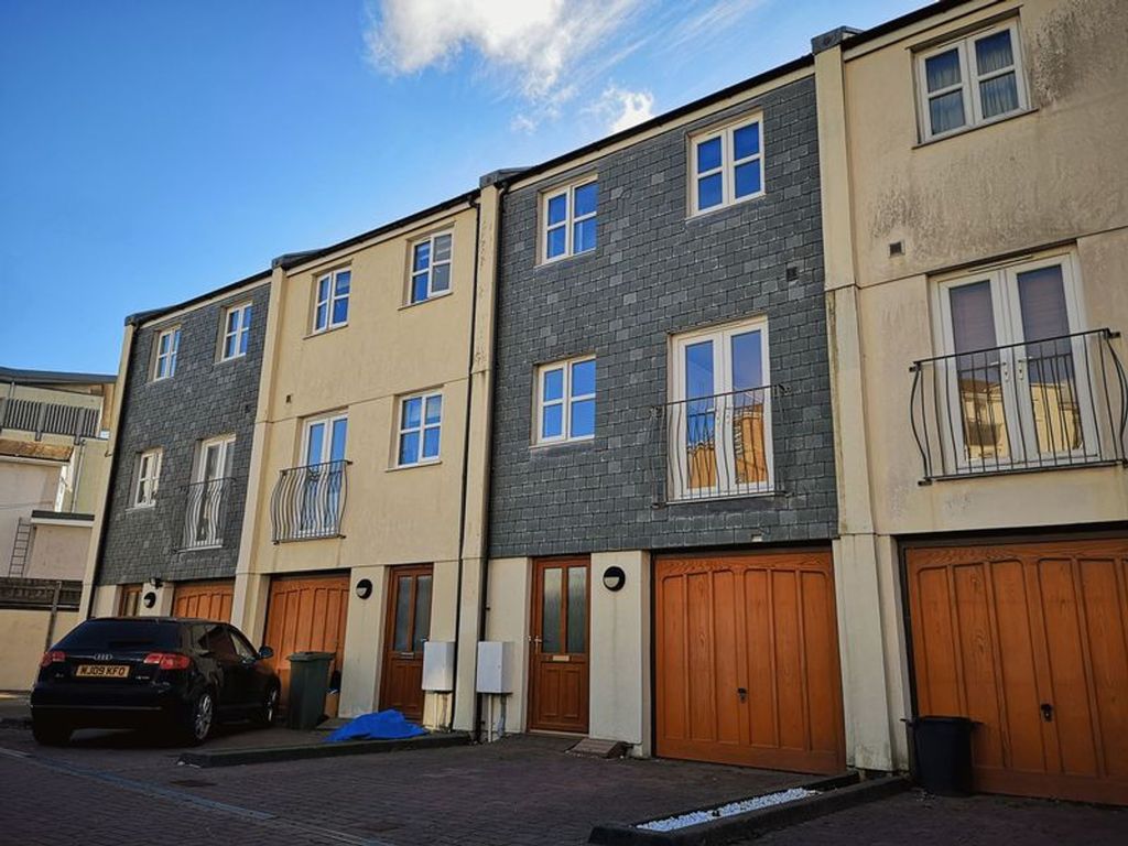 Property photo 1 of 13 External