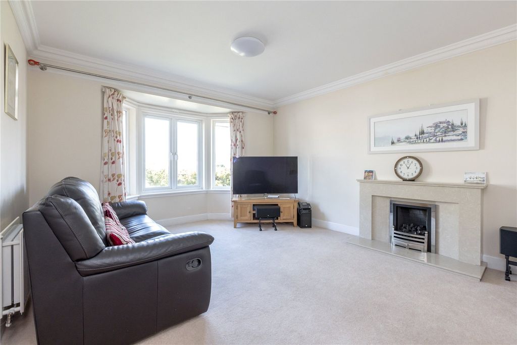 Property photo 3 of 31 Alder Road 5