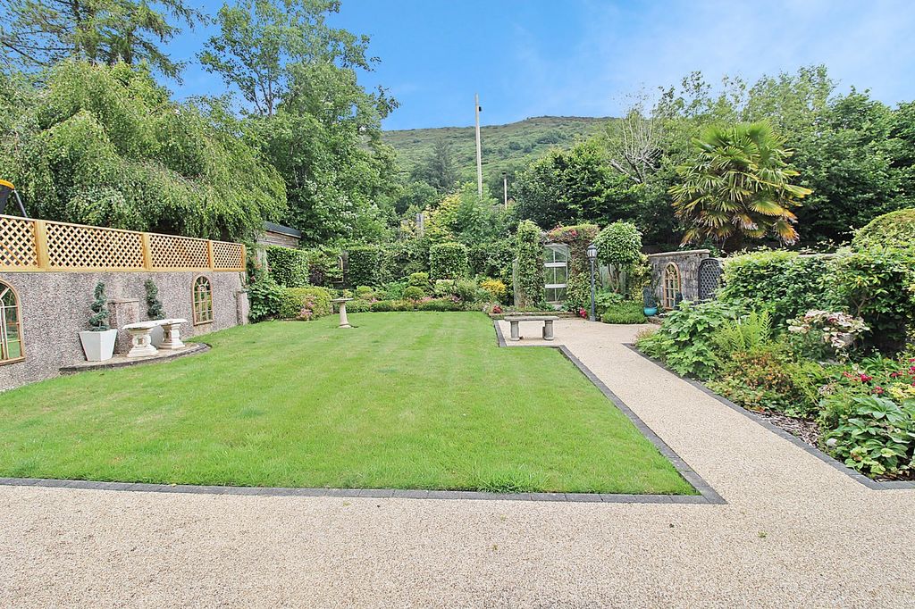 Property photo 2 of 28 Rear Garden