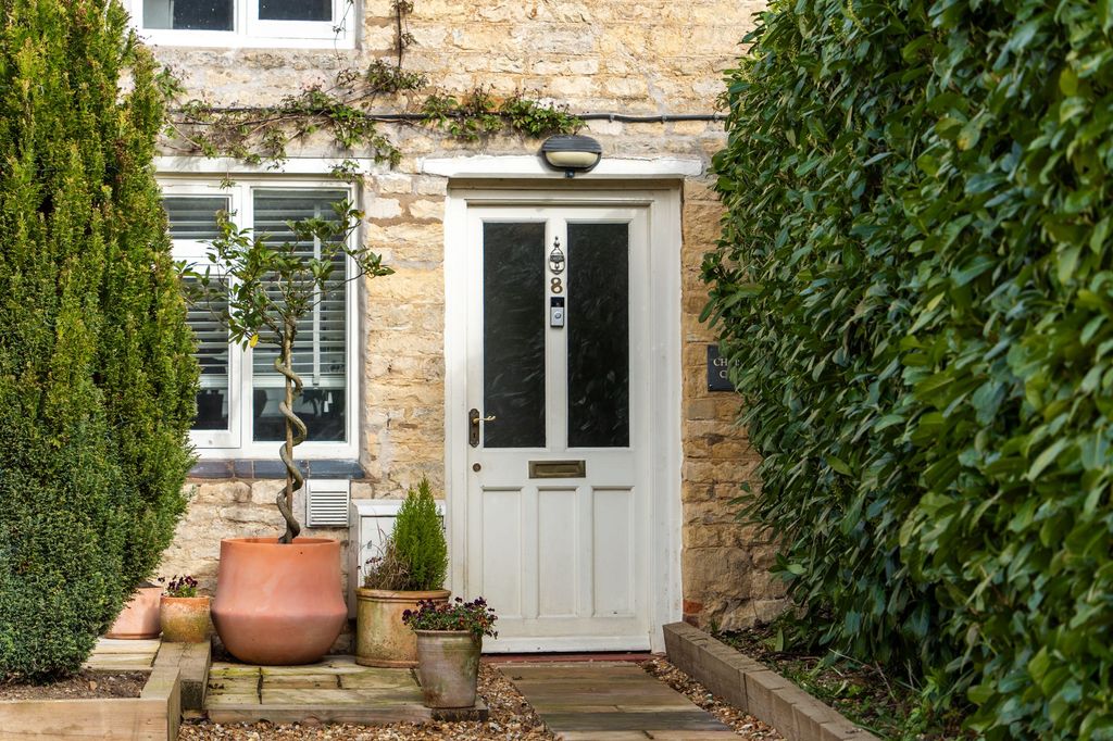 Property photo 3 of 21