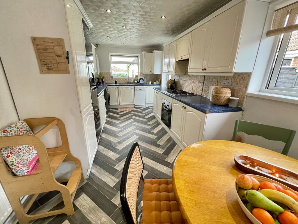 Property photo 3 of 8 4477222