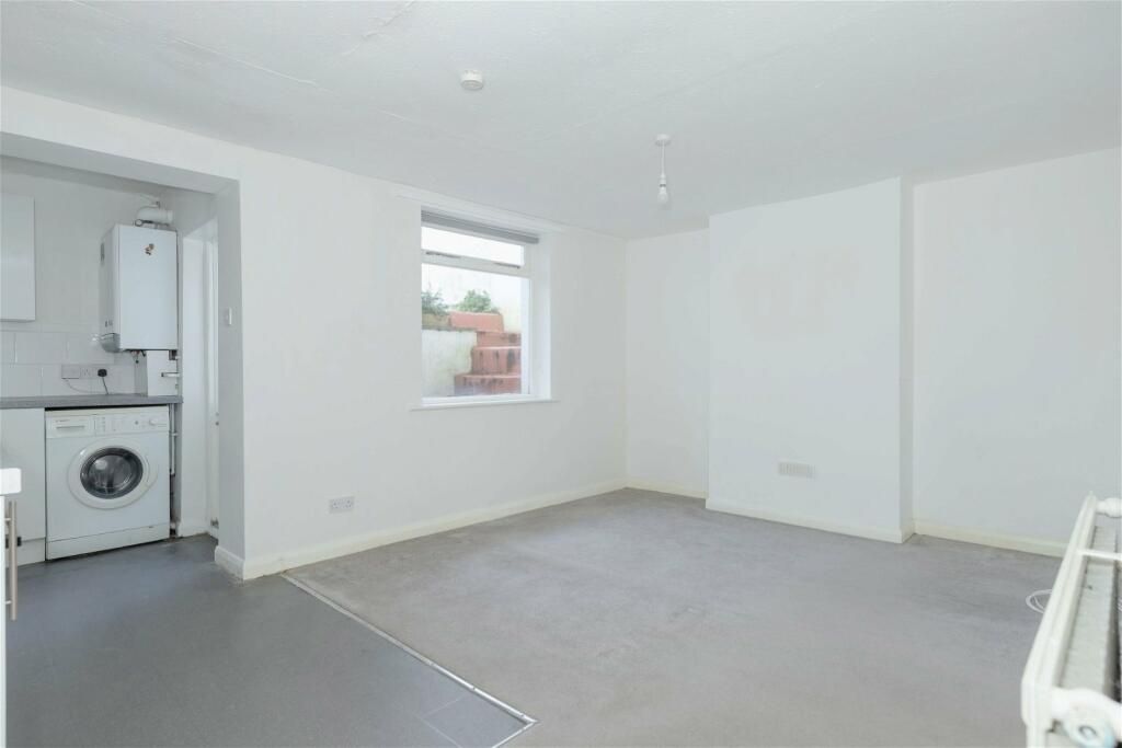 Property photo 3 of 3