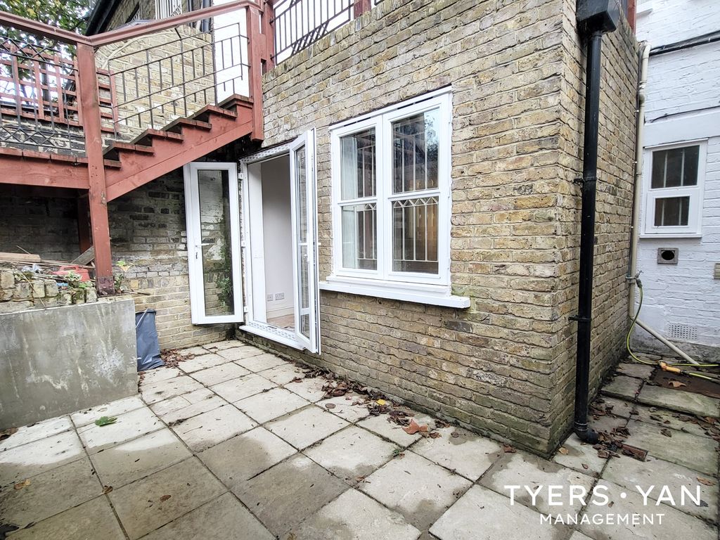 Property photo 2 of 11 Patio