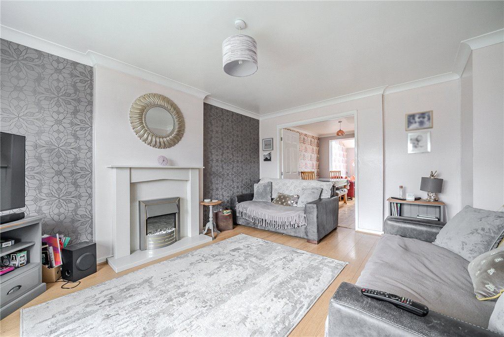 Property photo 2 of 18 Lounge