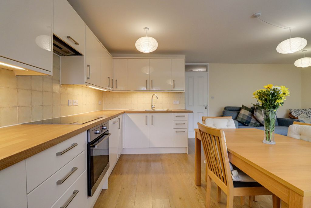 Property photo 3 of 10 Kitchen Area