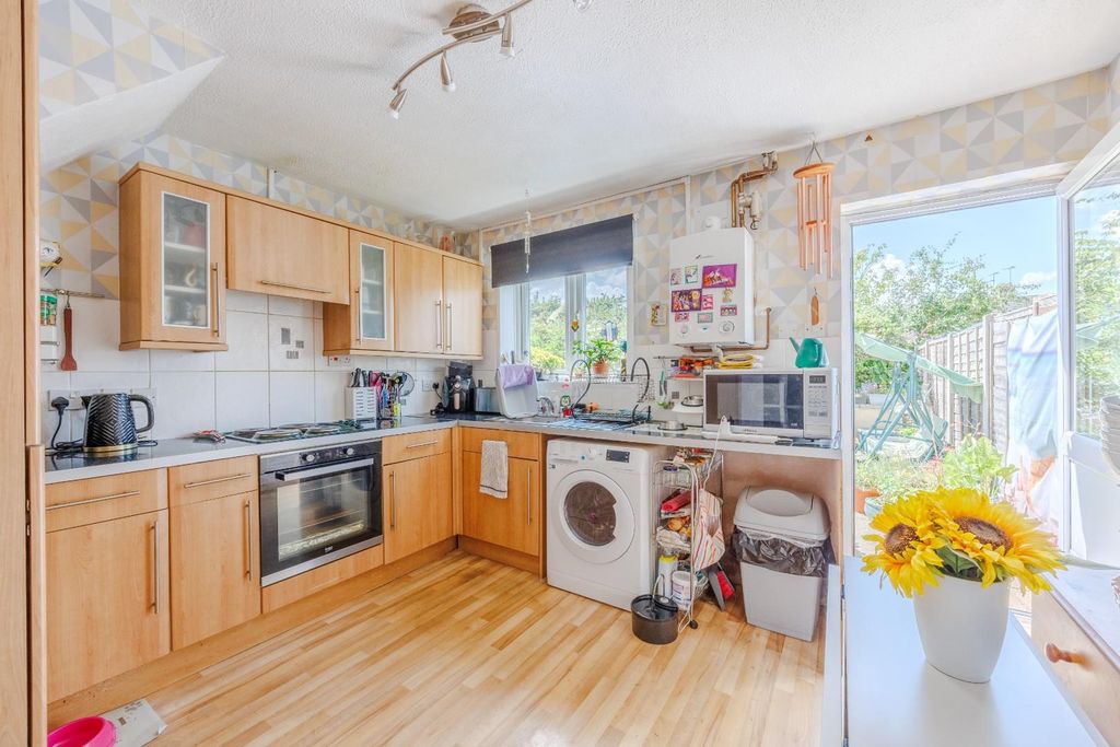 Property photo 3 of 24 Kitchen
