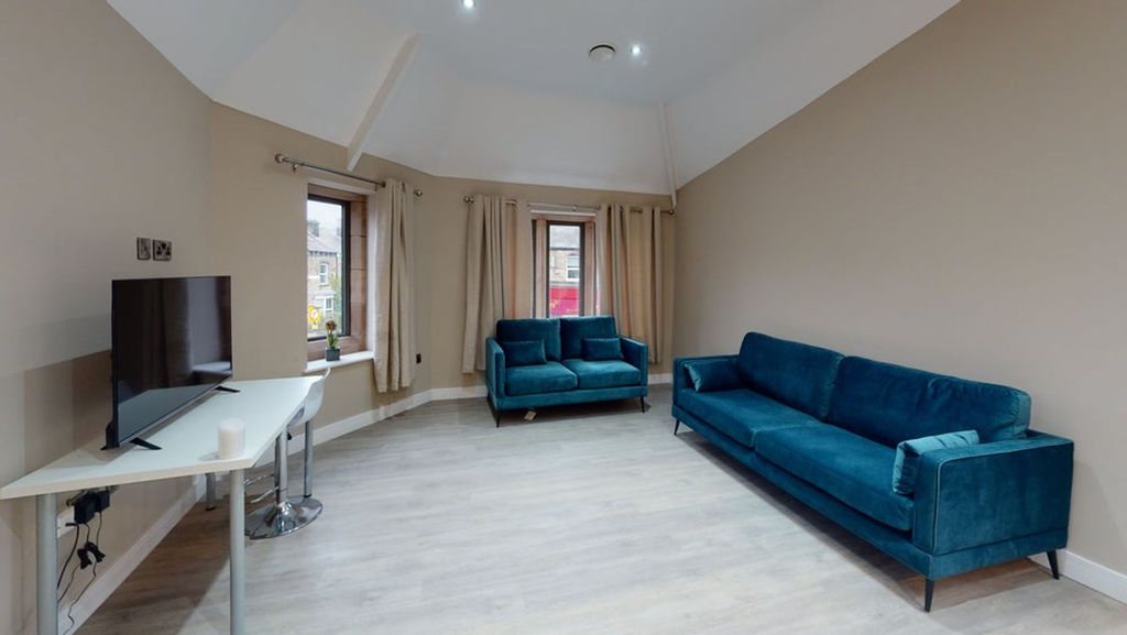 Property photo 2 of 4