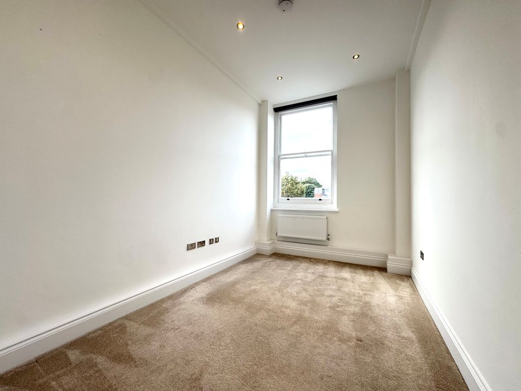 Property photo 3 of 8 Bedroom