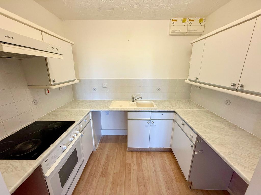 Property photo 3 of 6